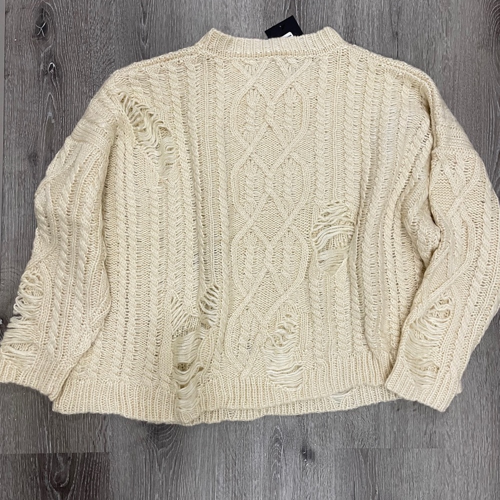 Sweater - Picture 4 of 4